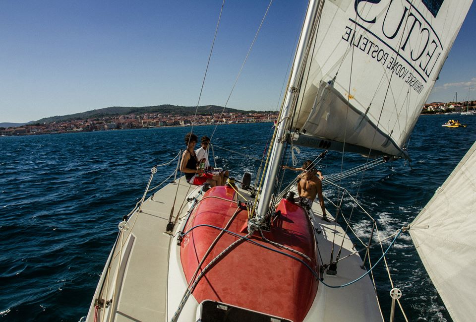 On-board picture of a sailing trip with Bluewind Adventure